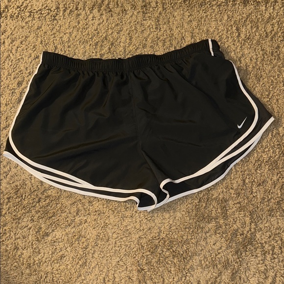 NWT Nike Plus Size Tempo Gray Running Shorts (3X) - Picture 2 of 6